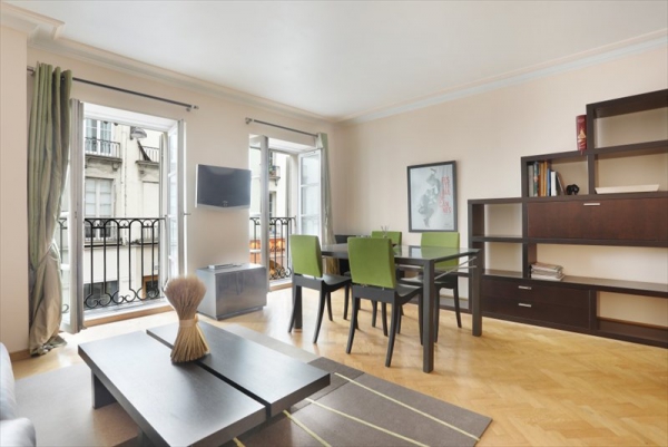 Комфортная квартира в центре Парижа с двумя спальнями в процветающем 7 округе