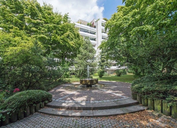 Располагающая террасой на крыше квартира-пентхаус в Мюнхене